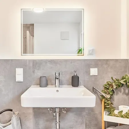 2 Zimmer, Ruhige Lage, Netflix Mannheim
